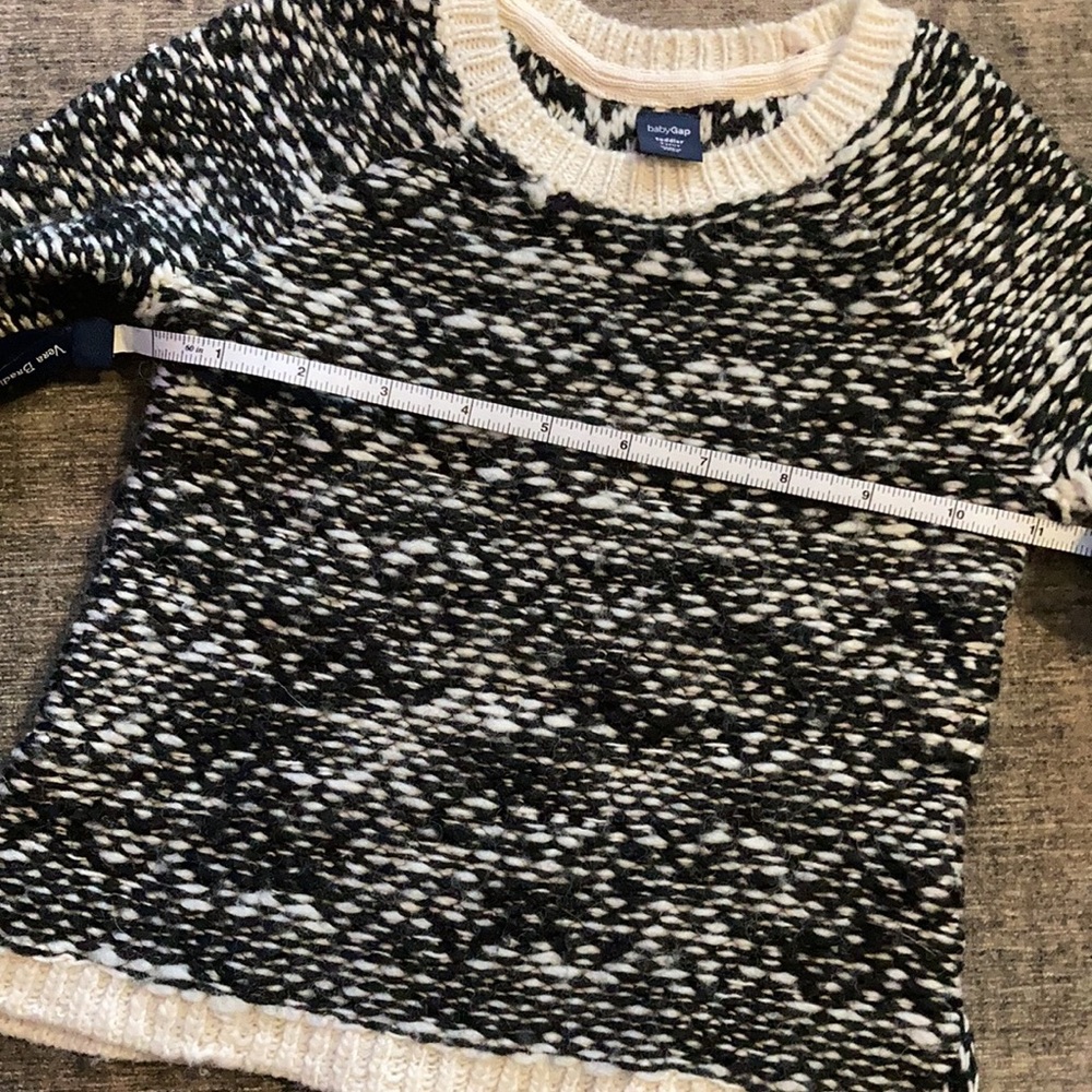 Gap sweater and jeans size 3 outfit - Picture 4 of 11